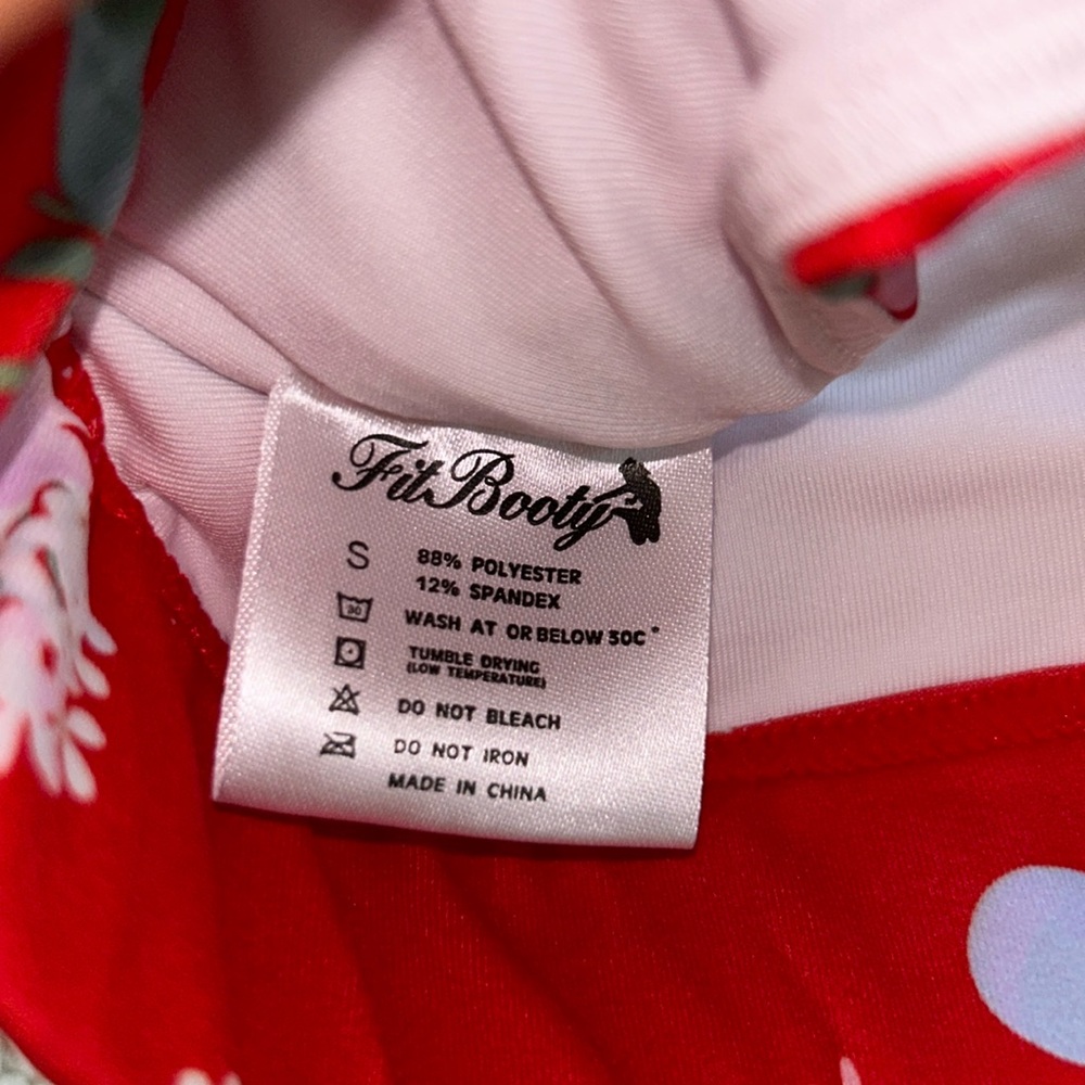 NEW Dance2Fit Fit Booty High Waisted Ruby Red & Floral Workout Outfit - Picture 6 of 15